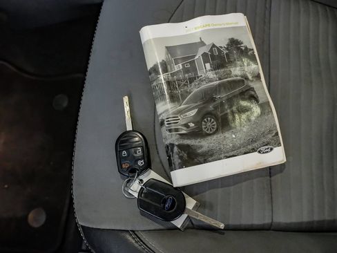 Used 2017 Ford Escape SE w/ Equipment Group 201A FWD image 63