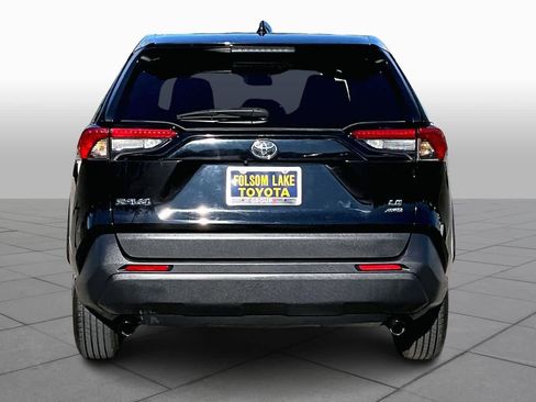 Used 2023 Toyota RAV4 LE image 4