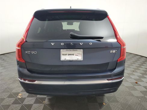 Used 2025 Volvo XC90 B5 Core AWD/4WD image 5