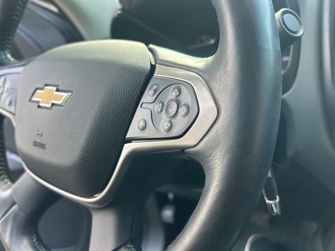 Used 2022 Chevrolet Colorado Z71 w/ Z71 Midnight Edition AWD/4WD image 19