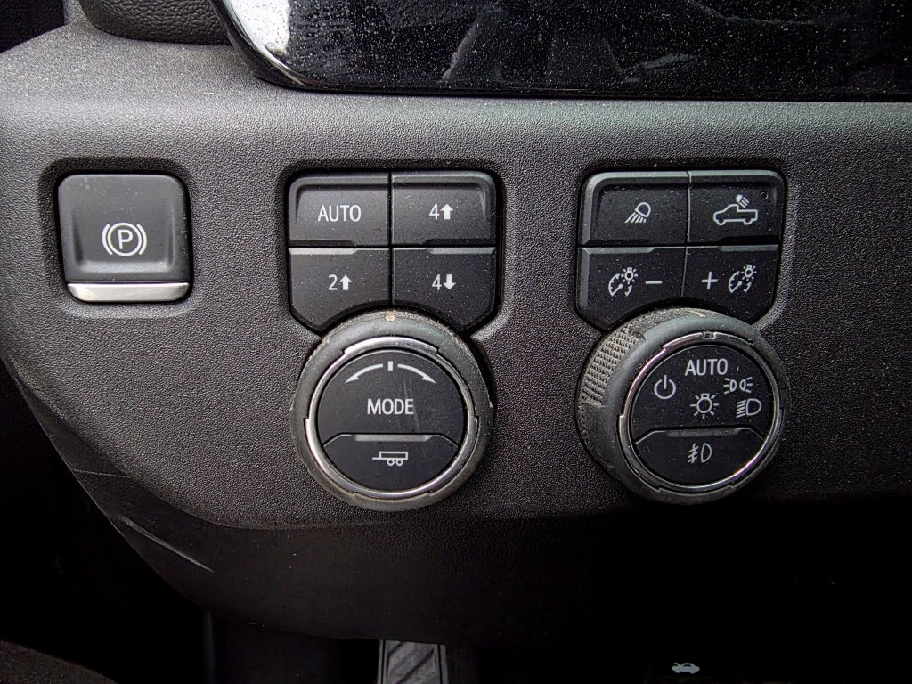Used 2025 Chevrolet Silverado 1500 LTZ AWD/4WD image 12