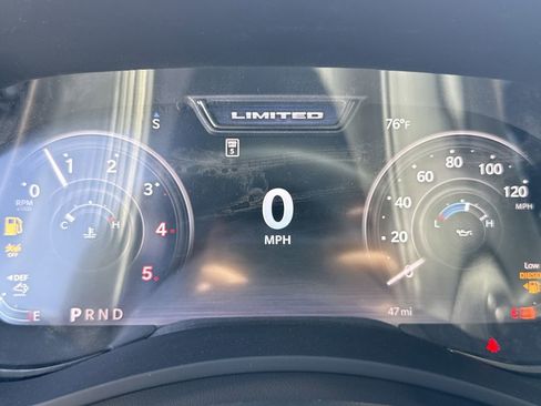 New 2026 RAM 2500 Limited AWD/4WD image 17