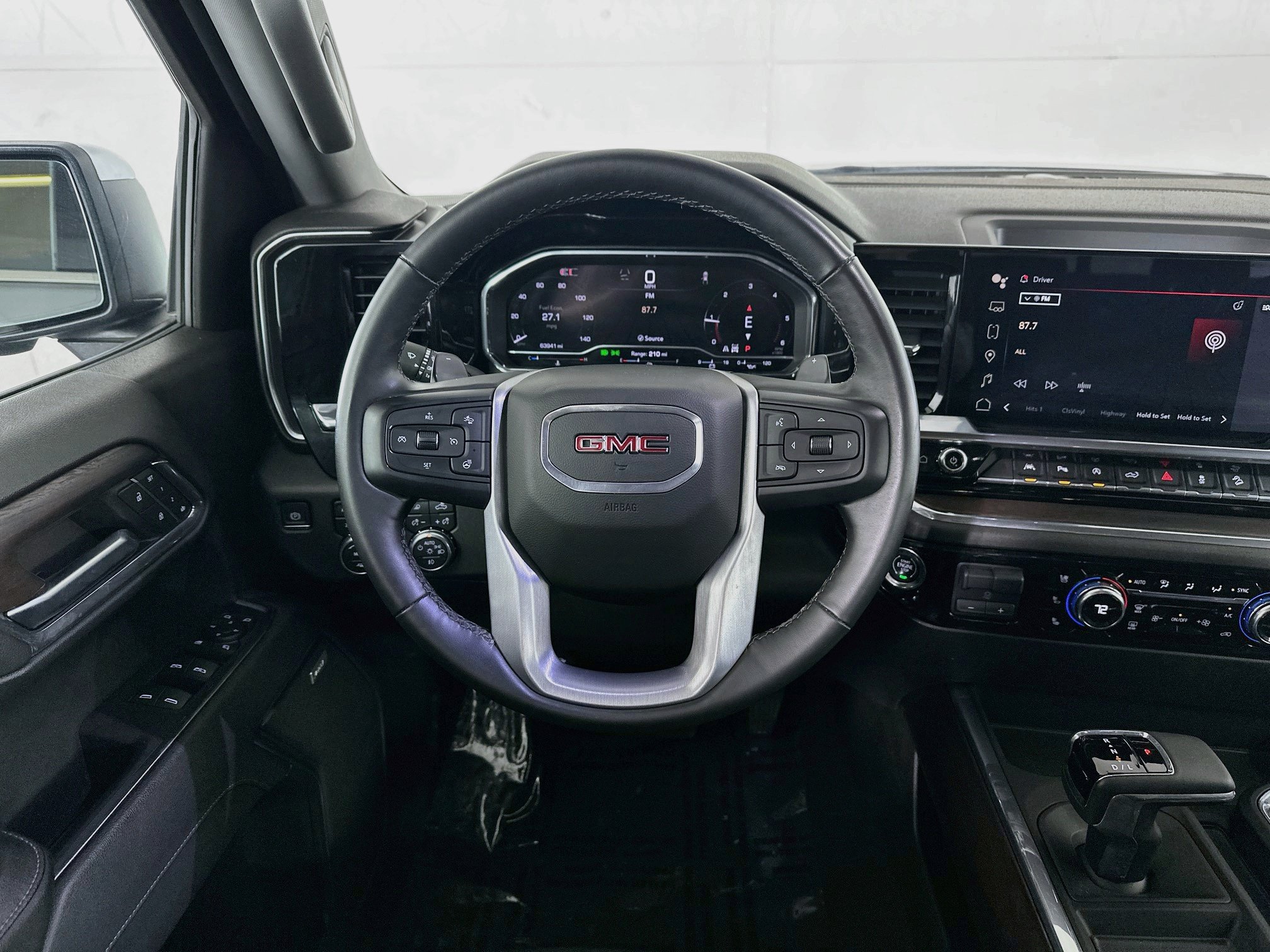 Used 2024 GMC Sierra 1500 SLT w/ SLT Premium Plus Package AWD/4WD image 21