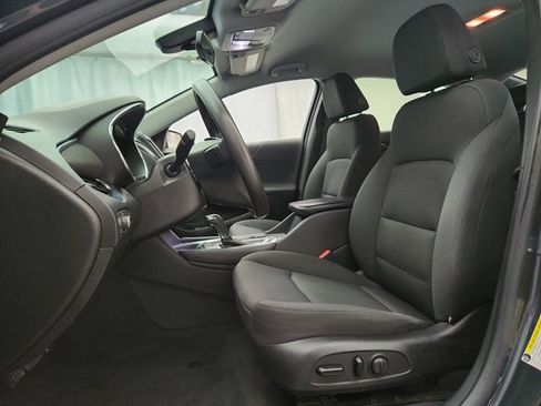 Used 2017 Chevrolet Malibu LT FWD image 10