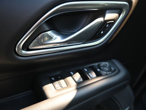 Used 2021 Chevrolet Tahoe Z71 w/ Rear Media and Nav Package image 17