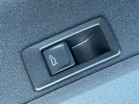 Used 2025 Audi SQ5 Premium Plus w/ Premium Plus Package image 72