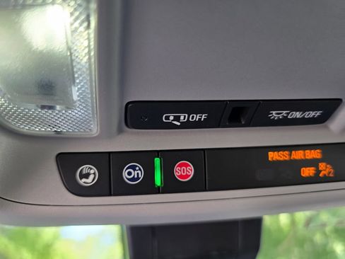 Used 2024 Chevrolet Equinox LT FWD image 29