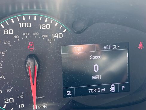 Used 2020 Chevrolet Trax LT w/ LT Convenience Package FWD image 12