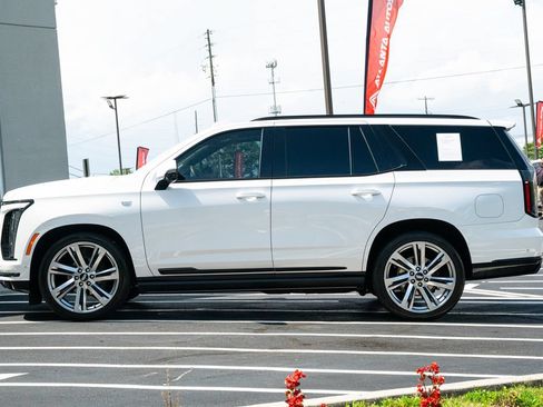 Used 2025 Cadillac Escalade Sport Platinum w/ LPO, Floor Liner Package AWD/4WD image 21