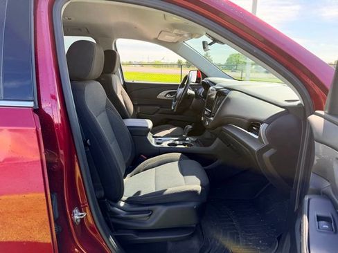 Used 2018 Chevrolet Traverse LT FWD image 10