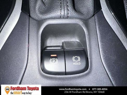 Certified 2022 Toyota Corolla Cross LE image 28