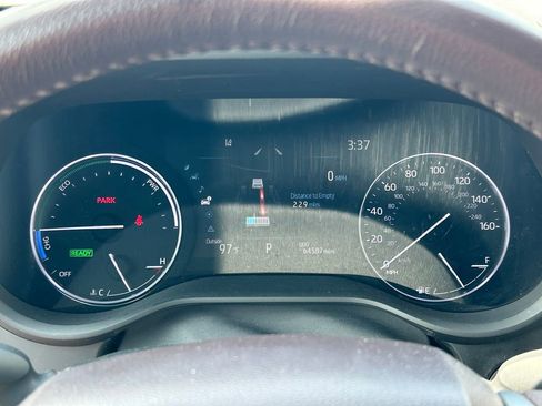 Used 2023 Toyota Sienna Platinum FWD image 42