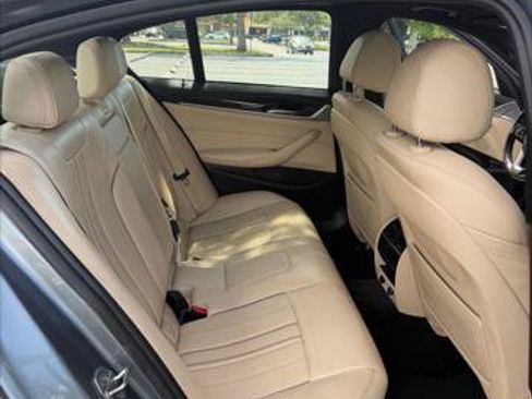 Used 2019 BMW 530e RWD image 17