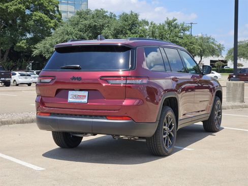 New 2025 Jeep Grand Cherokee L Altitude image 4
