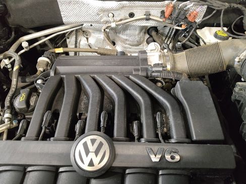 Used 2022 Volkswagen Atlas Cross Sport SE FWD image 30