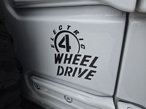 Used 2023 Jeep Wrangler Unlimited AWD/4WD image 27