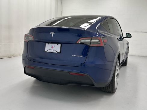 Used 2022 Tesla Model Y Long Range image 5