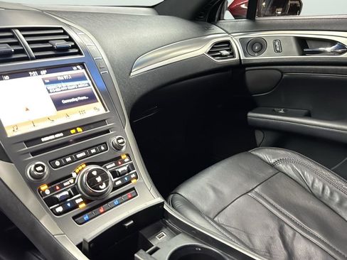 Used 2017 Lincoln MKZ Reserve image 21
