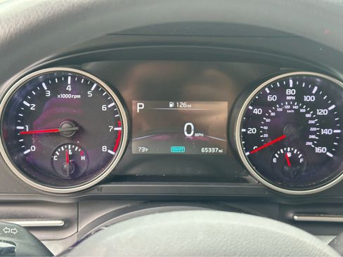 Used 2022 Kia Carnival LX FWD image 12