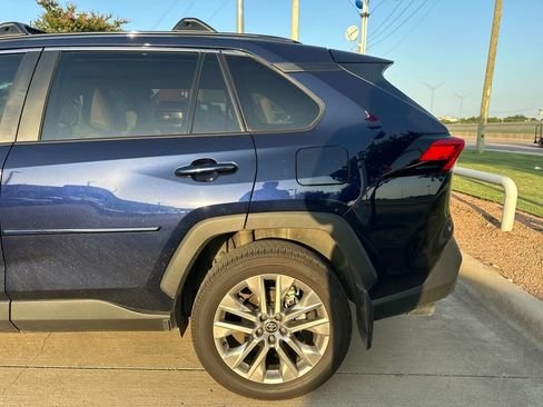 Used 2025 Toyota RAV4 XLE Premium FWD image 7