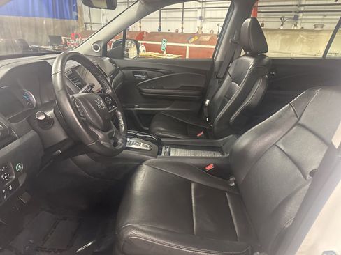 Used 2022 Honda Pilot Touring image 16