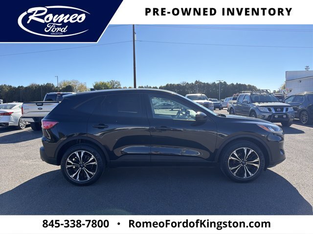 Certified 2022 Ford Escape SE w/ SE Sport Appearance Package AWD/4WD image 3