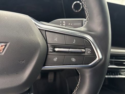 Used 2025 Chevrolet Traverse LT image 13