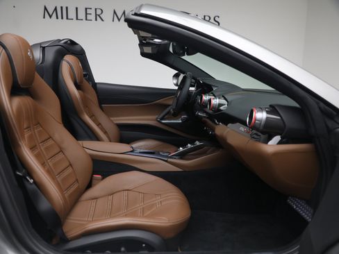 Certified 2021 Ferrari 812 GTS RWD image 18