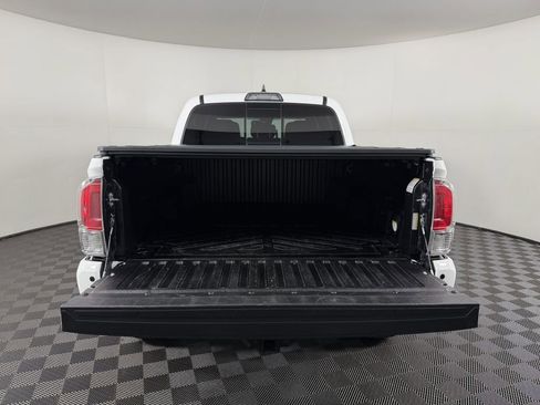 Used 2019 Toyota Tacoma Limited AWD/4WD image 9
