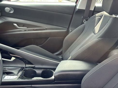 Used 2024 Hyundai Elantra Blue image 24