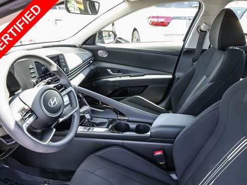 Used 2025 Hyundai Elantra Hybrid FWD image 21