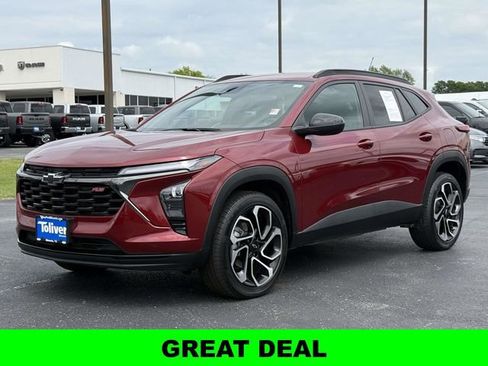 Used 2025 Chevrolet Trax RS w/ Driver Confidence Package FWD image 4