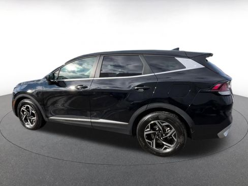 Used 2025 Kia Sportage LX image 9