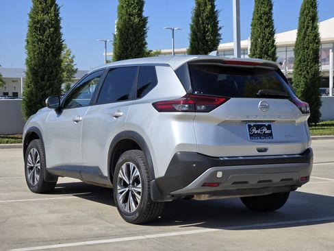 Used 2023 Nissan Rogue SV AWD/4WD image 3