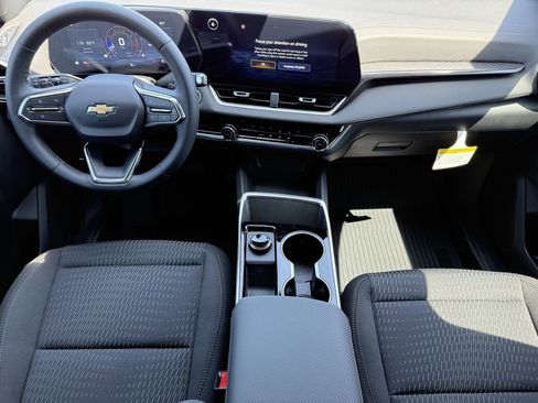 New 2026 Chevrolet Equinox LT w/ Safety and Technology Package FWD image 10