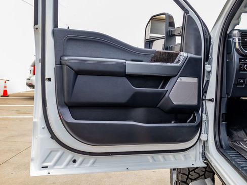 Used 2024 Ford F350 Lariat w/ Lariat Ultimate Package image 37