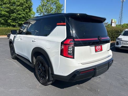 Used 2025 Nissan Armada PRO-4X image 11