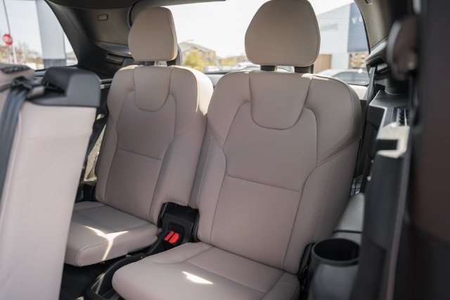 New 2026 Volvo XC90 T8 Plus w/ Protection Package Premier AWD/4WD image 36