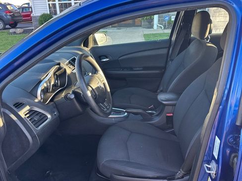 Used 2012 Dodge Avenger SE image 10