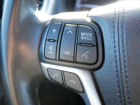 Certified 2019 Toyota Highlander XLE image 27