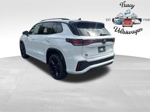 New 2025 Volkswagen Tiguan SE R-Line image 5