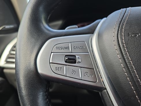 Used 2020 BMW X7 xDrive40i w/ Premium Package AWD/4WD image 18