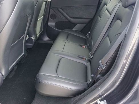 Used 2025 Tesla Model Y Long Range image 15