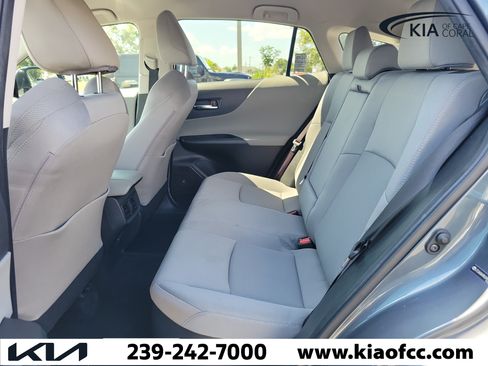 Used 2021 Toyota Venza LE AWD/4WD image 13