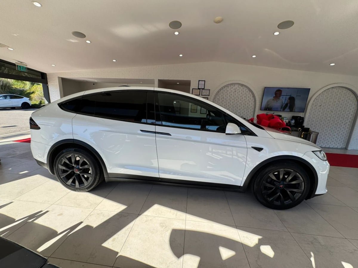 Used 2022 Tesla Model X AWD/4WD image 8