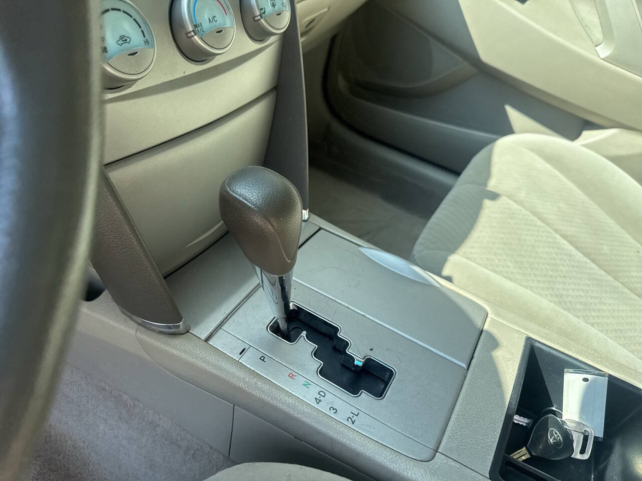 Used 2009 Toyota Camry LE FWD image 20
