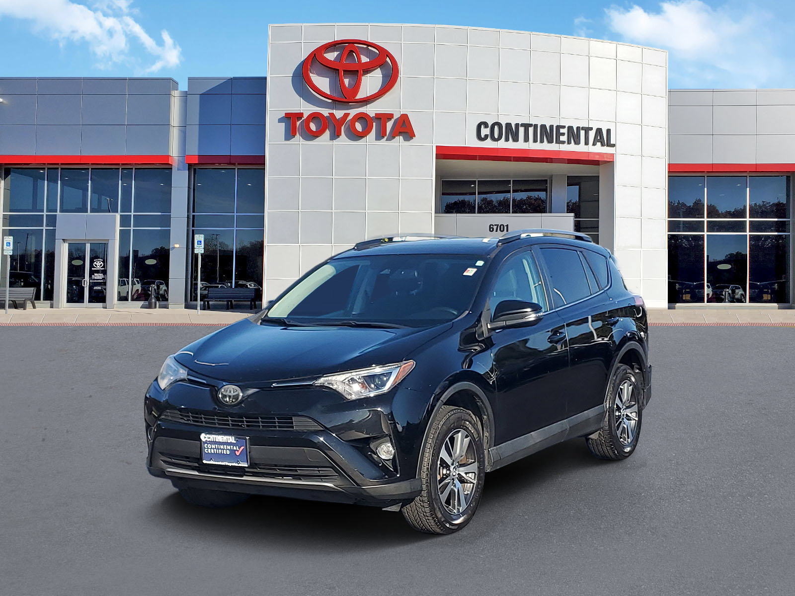 Certified 2018 Toyota RAV4 XLE w/ Plus Extra Value Package AWD/4WD image 3