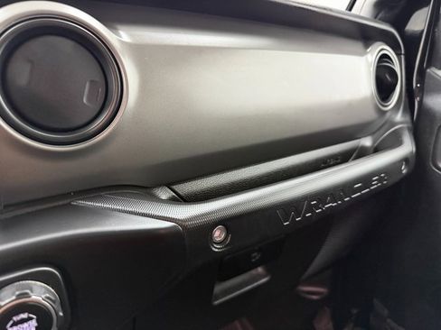 Used 2022 Jeep Wrangler Willys image 26