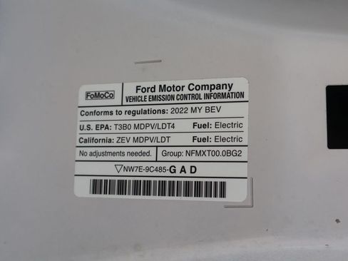 Used 2022 Ford F150 Lightning Platinum AWD/4WD image 12
