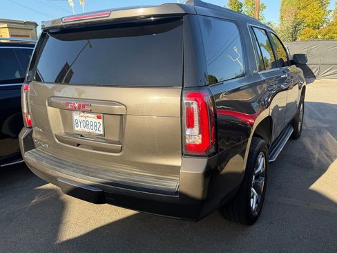 Used 2019 GMC Yukon SLE w/ SLE Value Package image 4